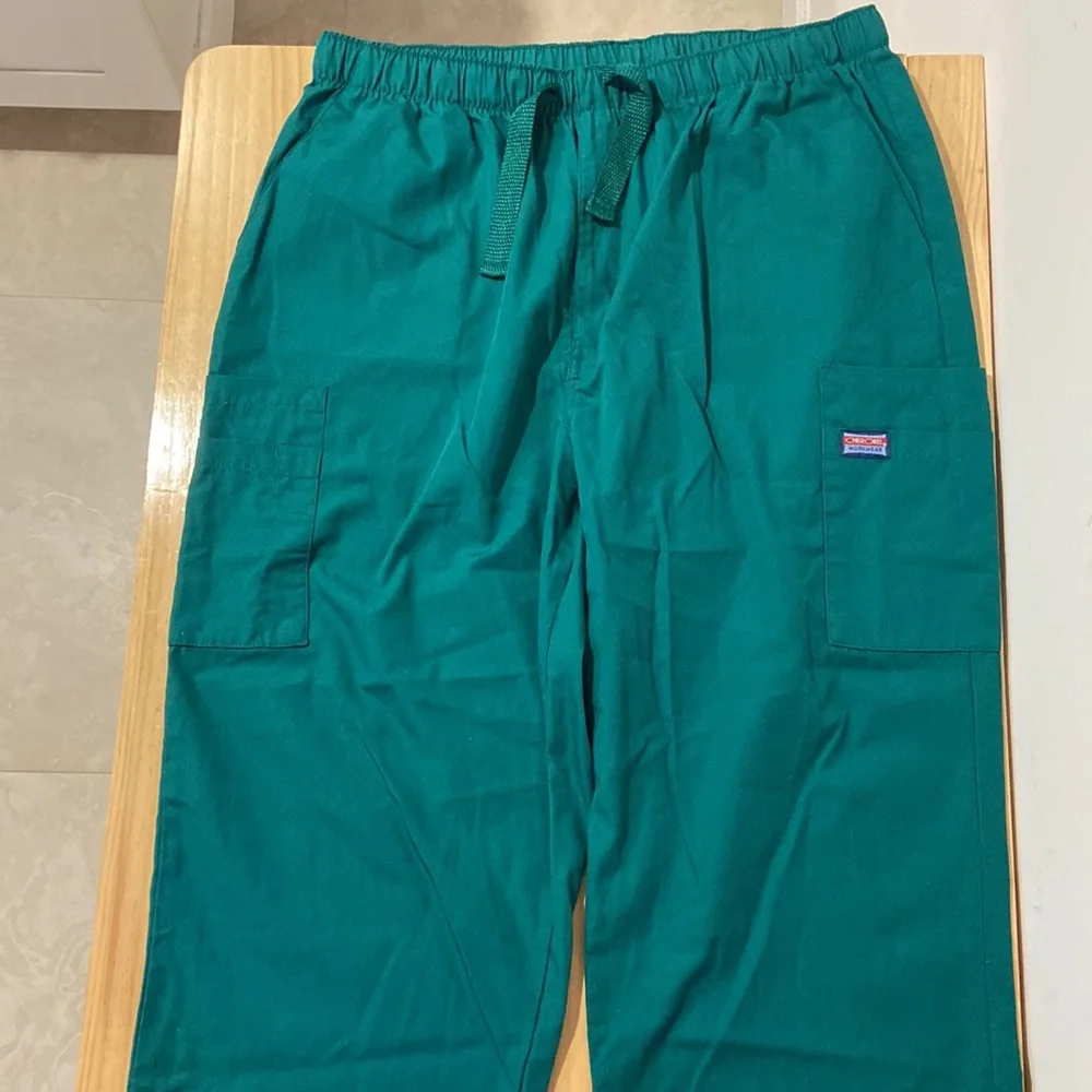 Men’s Scrub Set - Picture 2 of 3